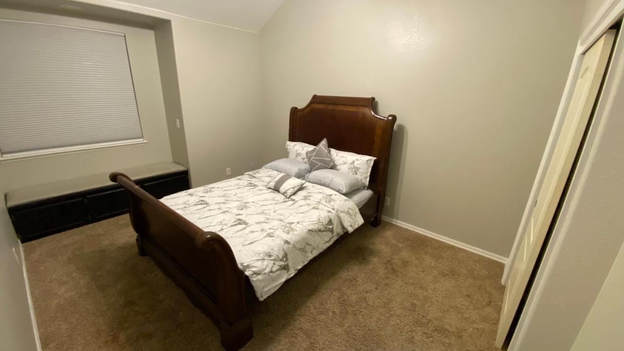 Beautiful Peaceful Desirable Home In Madera Rancho Екстериор снимка