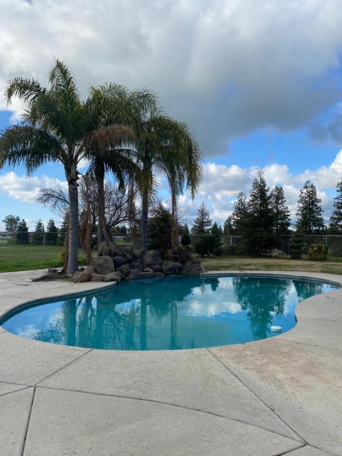 Beautiful Peaceful Desirable Home In Madera Rancho Екстериор снимка