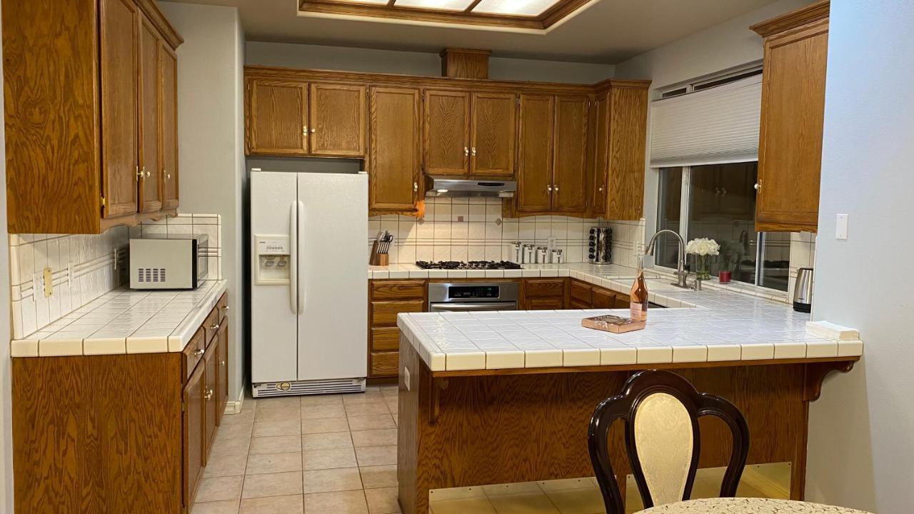 Beautiful Peaceful Desirable Home In Madera Rancho Екстериор снимка