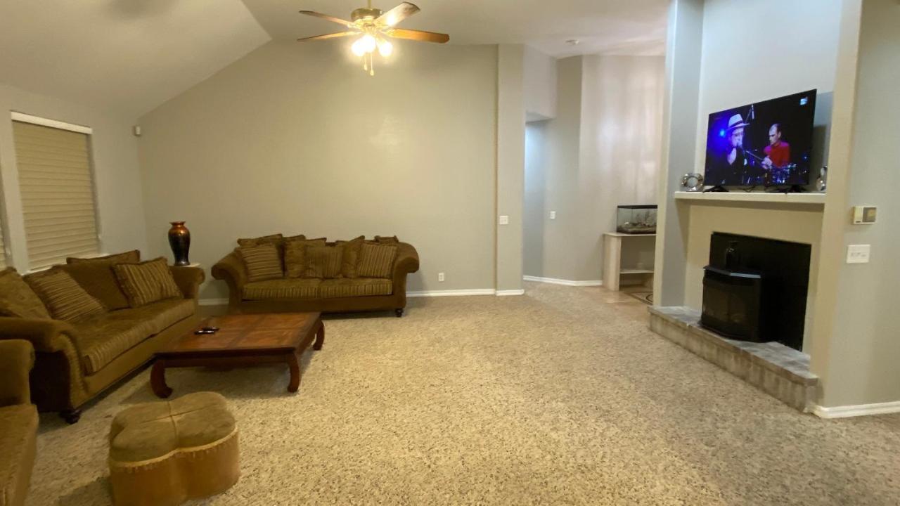 Beautiful Peaceful Desirable Home In Madera Rancho Екстериор снимка